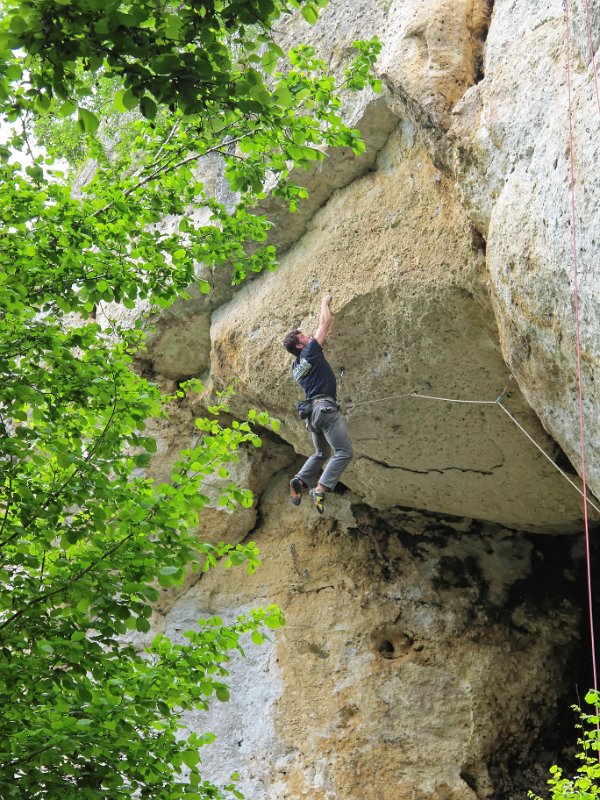 2015-05-24_14-08-12_WE-Lurais.jpg - WE falaies a Lurais