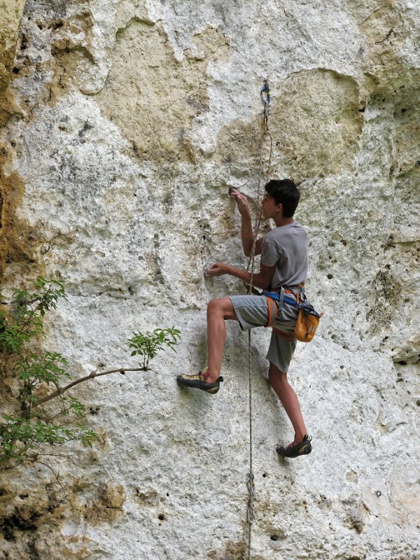 2015-05-24_14-22-34_WE-Lurais.jpg - WE falaies a Lurais