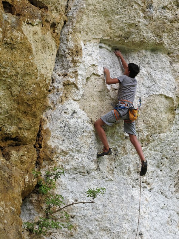 2015-05-24_14-23-02_WE-Lurais.jpg - WE falaies a Lurais