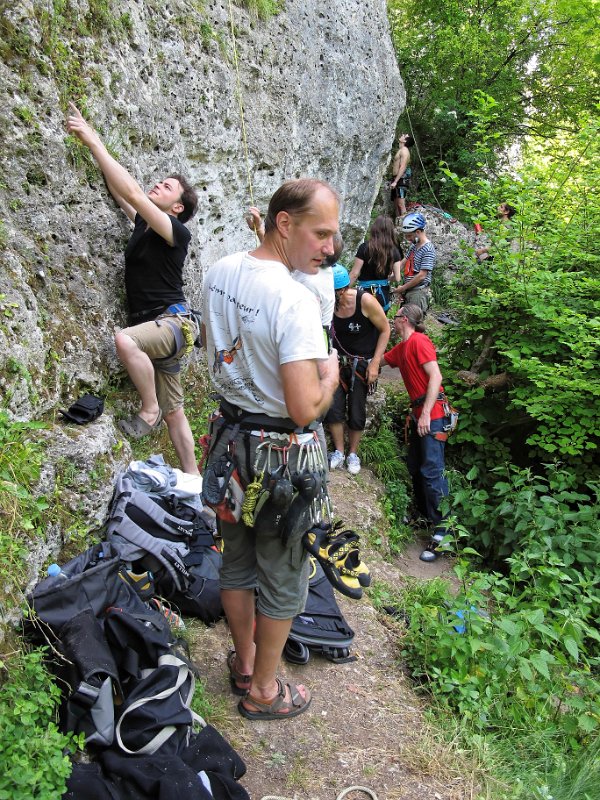 2015-05-24_15-57-25_WE-Lurais.jpg - WE falaies a Lurais