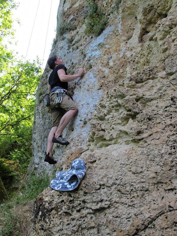 2015-05-24_16-04-31_WE-Lurais.jpg - WE falaies a Lurais