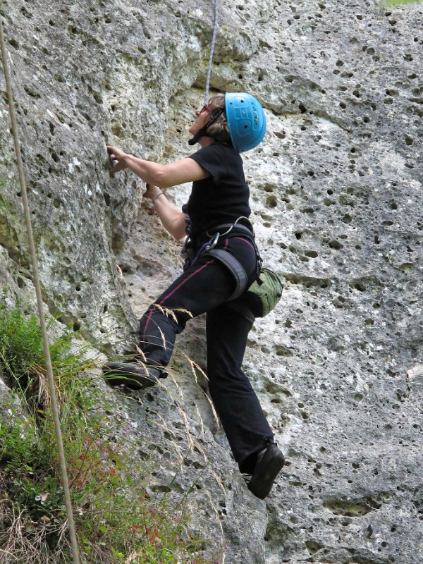 2015-05-24_16-29-57_WE-Lurais.jpg - WE falaies a Lurais