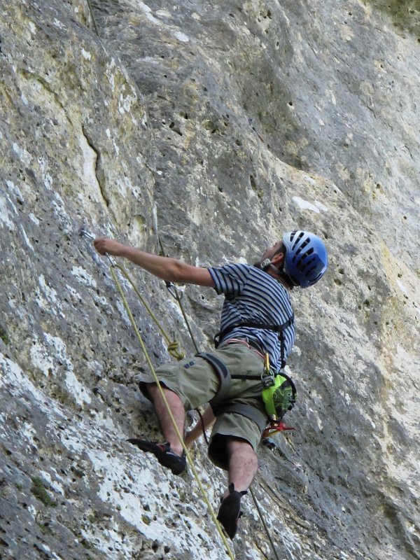 2015-05-24_16-37-41_WE-Lurais.jpg - WE falaies a Lurais