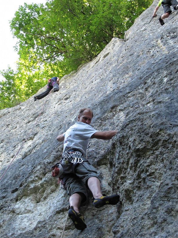 2015-05-24_16-52-33_WE-Lurais.jpg - WE falaies a Lurais